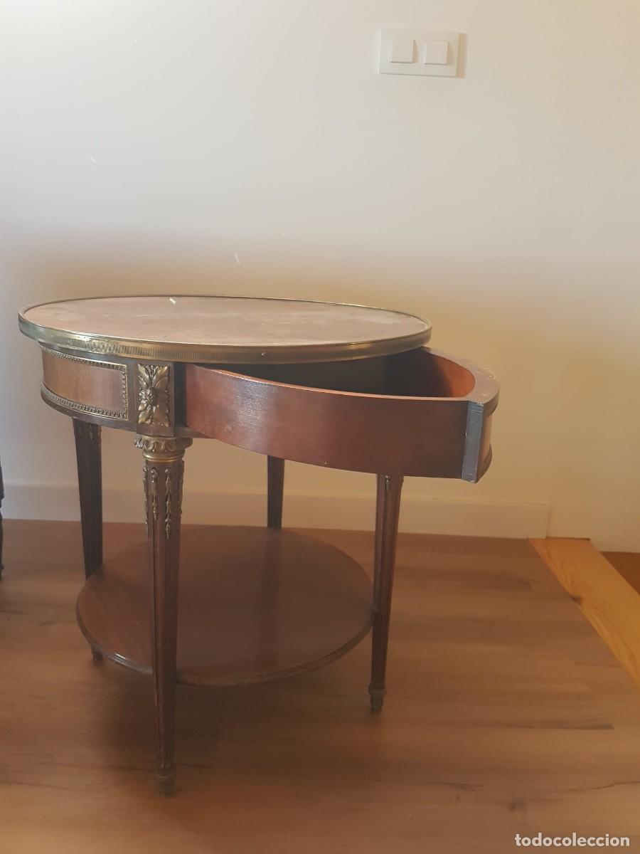 Antig&uuml;edades: Mesa auxiliar antigua estilo Luis XV - Foto 4