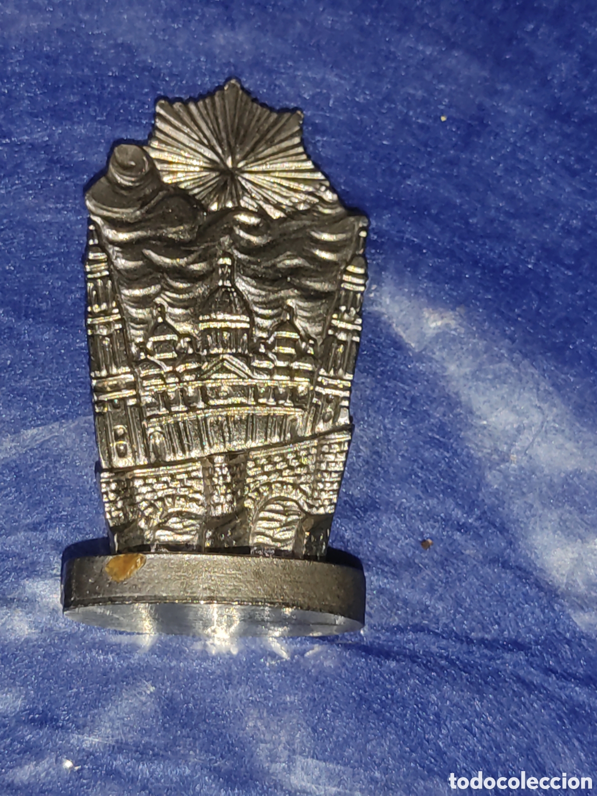 Antig&uuml;edades: 2 figuras de metal de la virgen del Pilar. - Foto 6