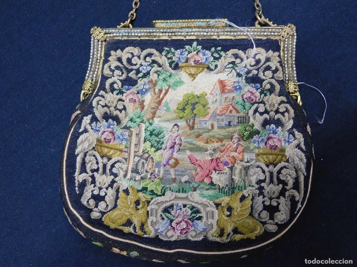 Antig&uuml;edades: BOLSO TELA BORDADO - Foto 2
