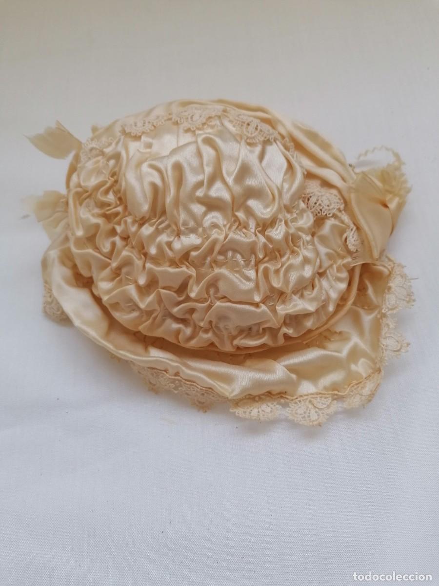 Antig&uuml;edades: Gorro de cristianar de seda - Foto 1