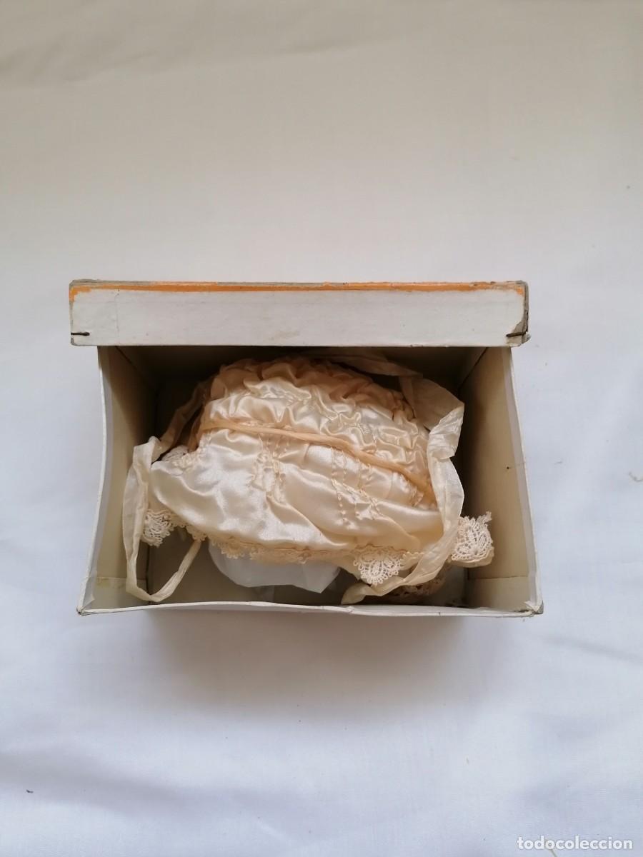 Antig&uuml;edades: Gorro de cristianar de seda - Foto 2