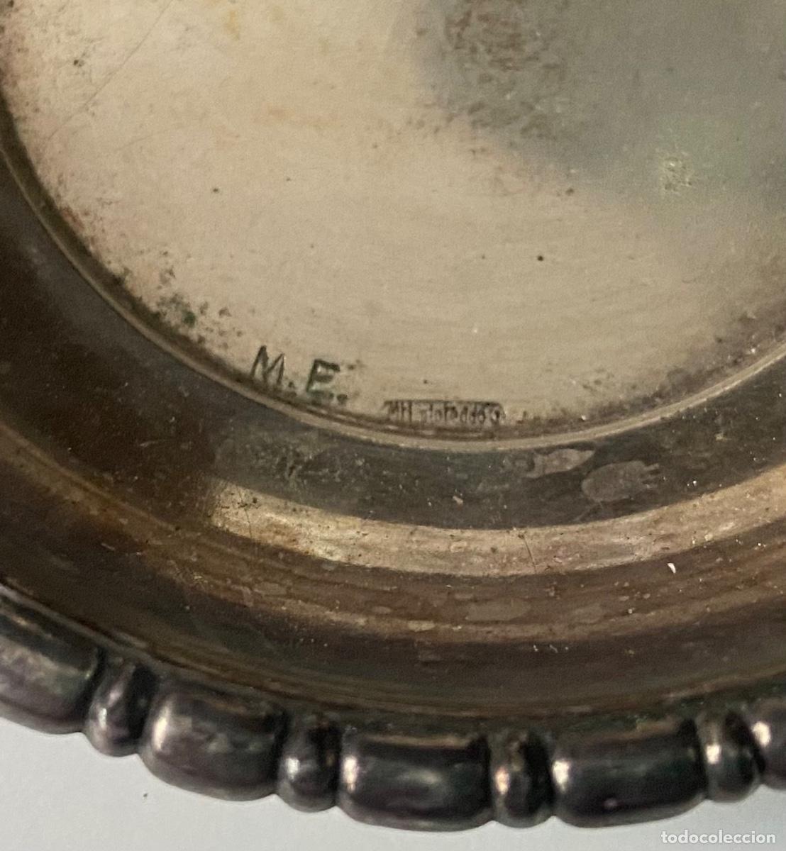 Antig&uuml;edades: 178- Recipiente con dos asas M.E. Metal plateado G.. - Foto 2