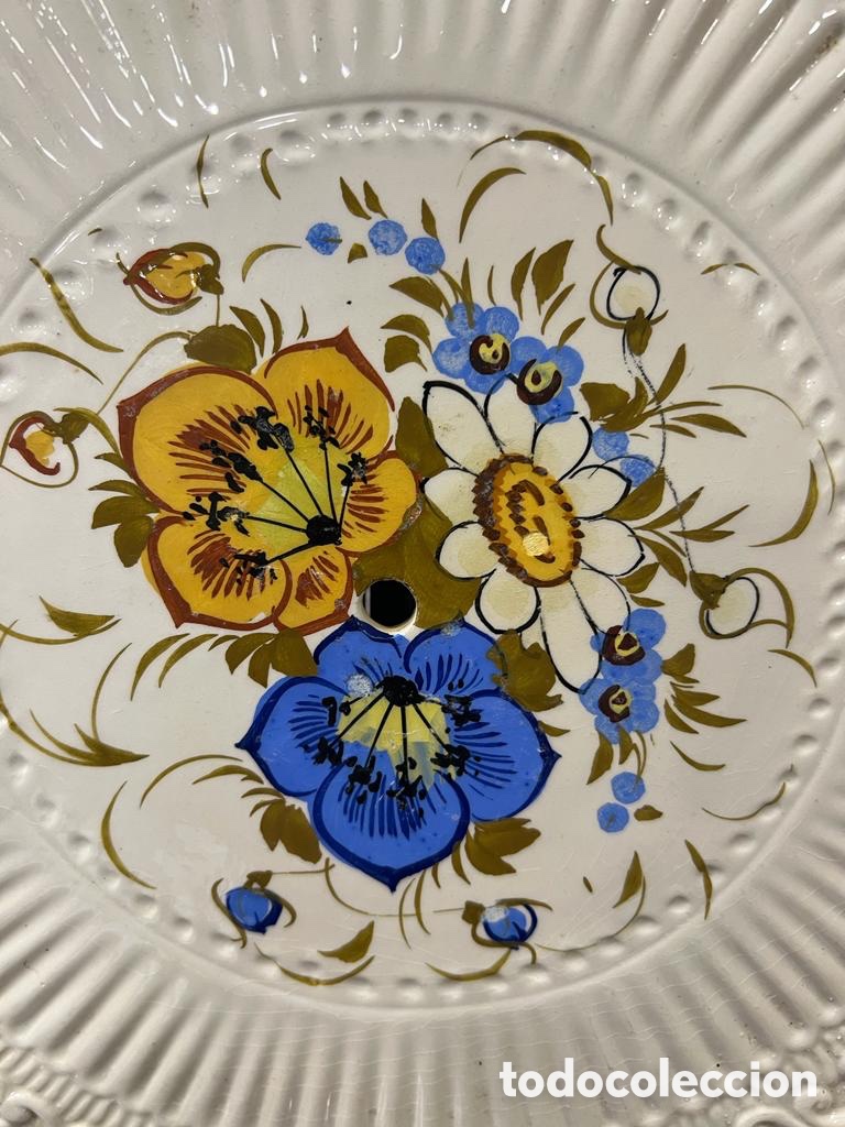Antig&uuml;edades: Bonito plato decorativo - Foto 2