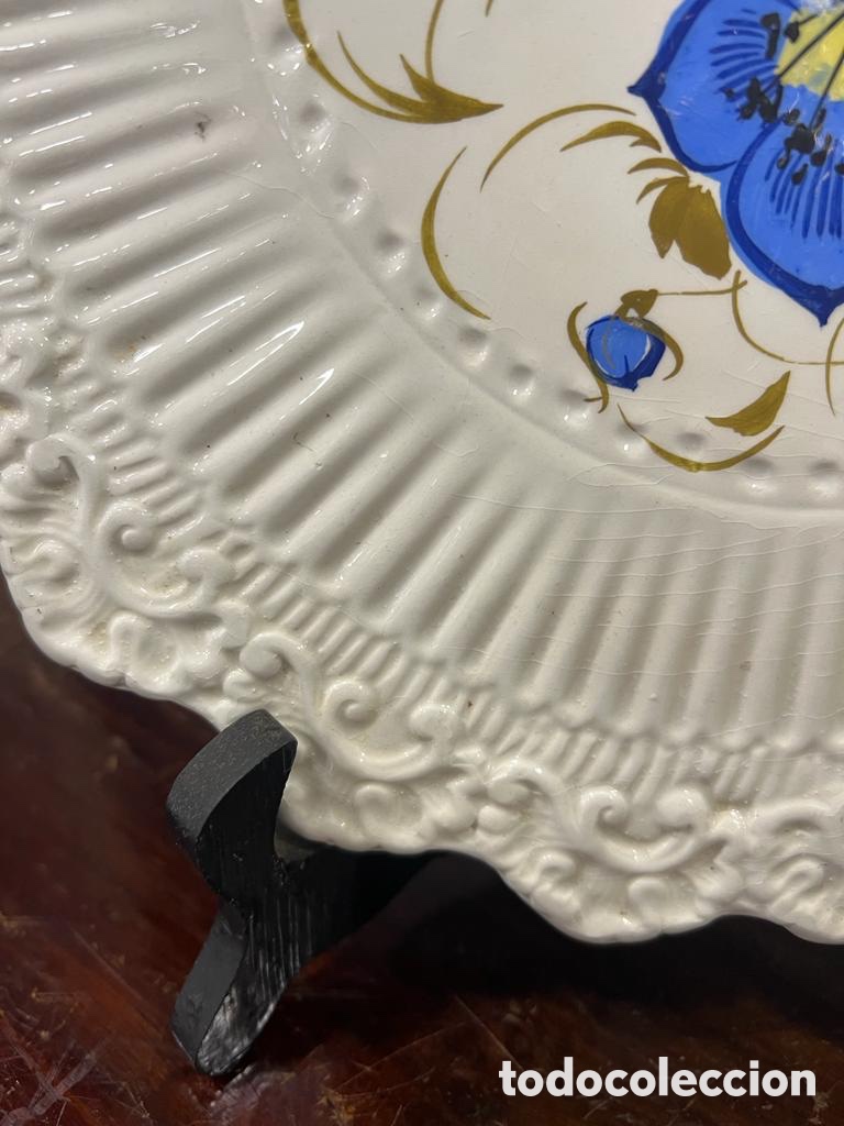 Antig&uuml;edades: Bonito plato decorativo - Foto 3