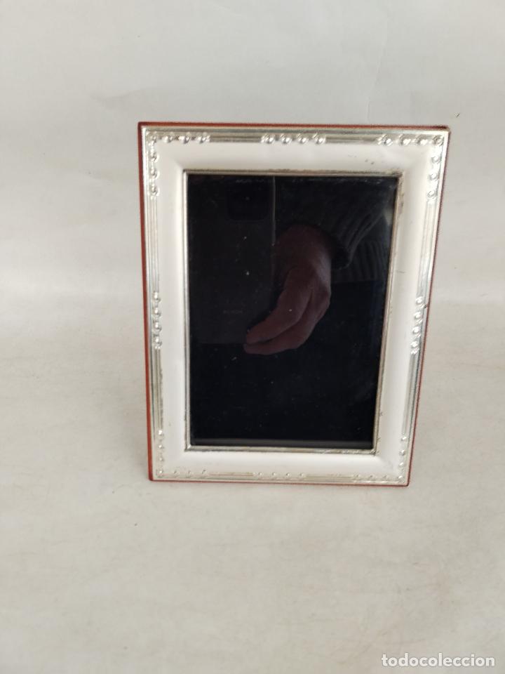 Antig&uuml;edades: portafotos plata - Foto 3