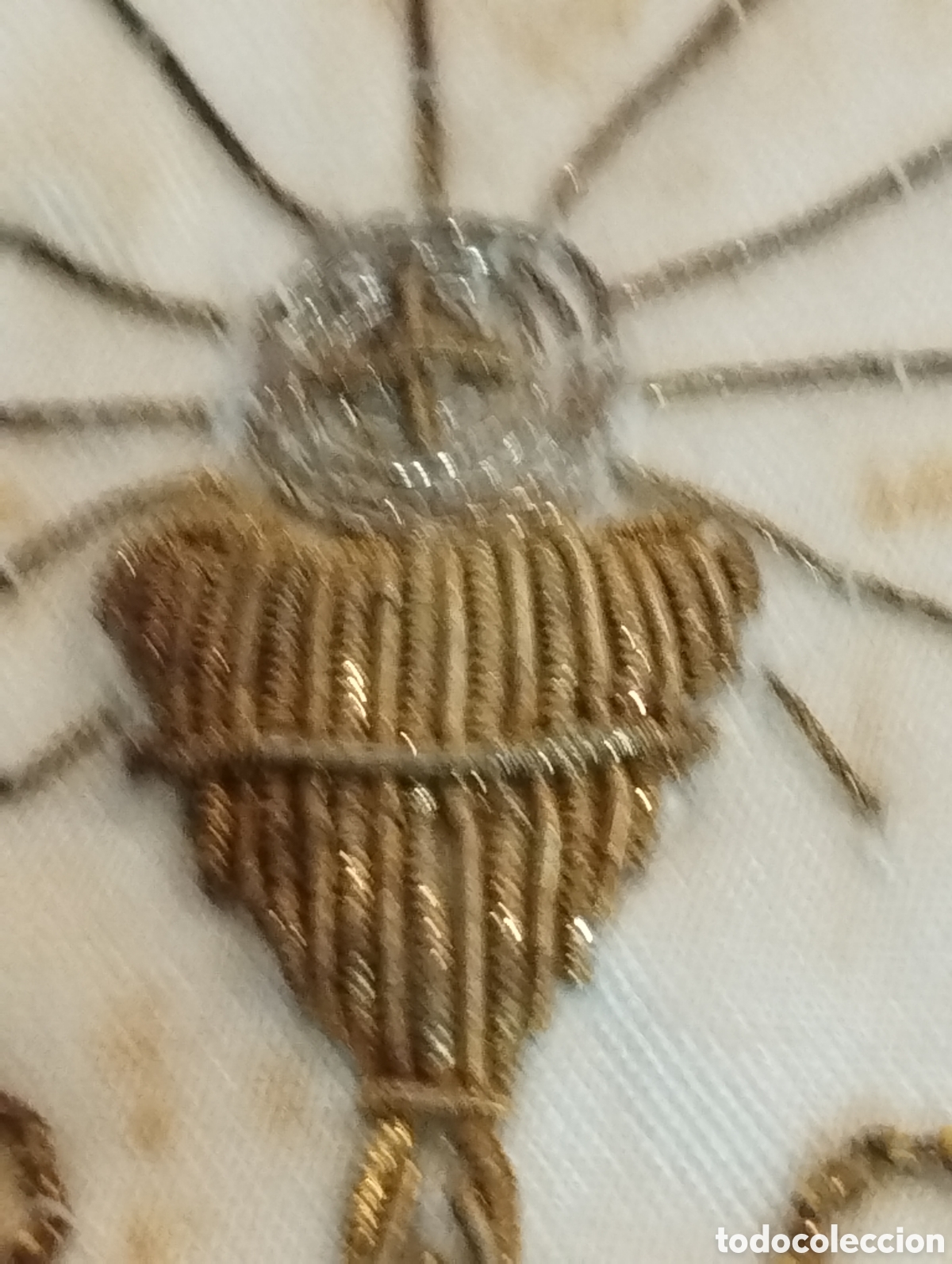 Antig&uuml;edades: Pieza de seda religiosa bordada con hilo de oro 22 - Foto 2