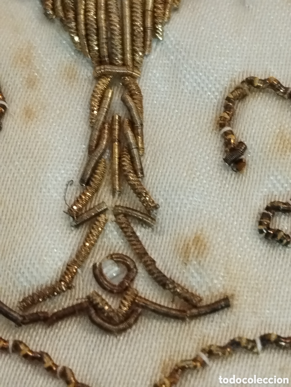 Antig&uuml;edades: Pieza de seda religiosa bordada con hilo de oro 22 - Foto 3