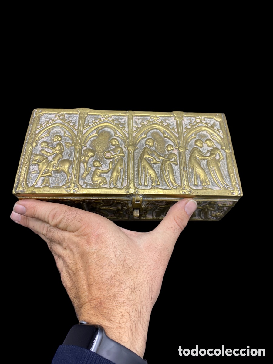 Antig&uuml;edades: Caja en bronce con motivos Goticos - Foto 7