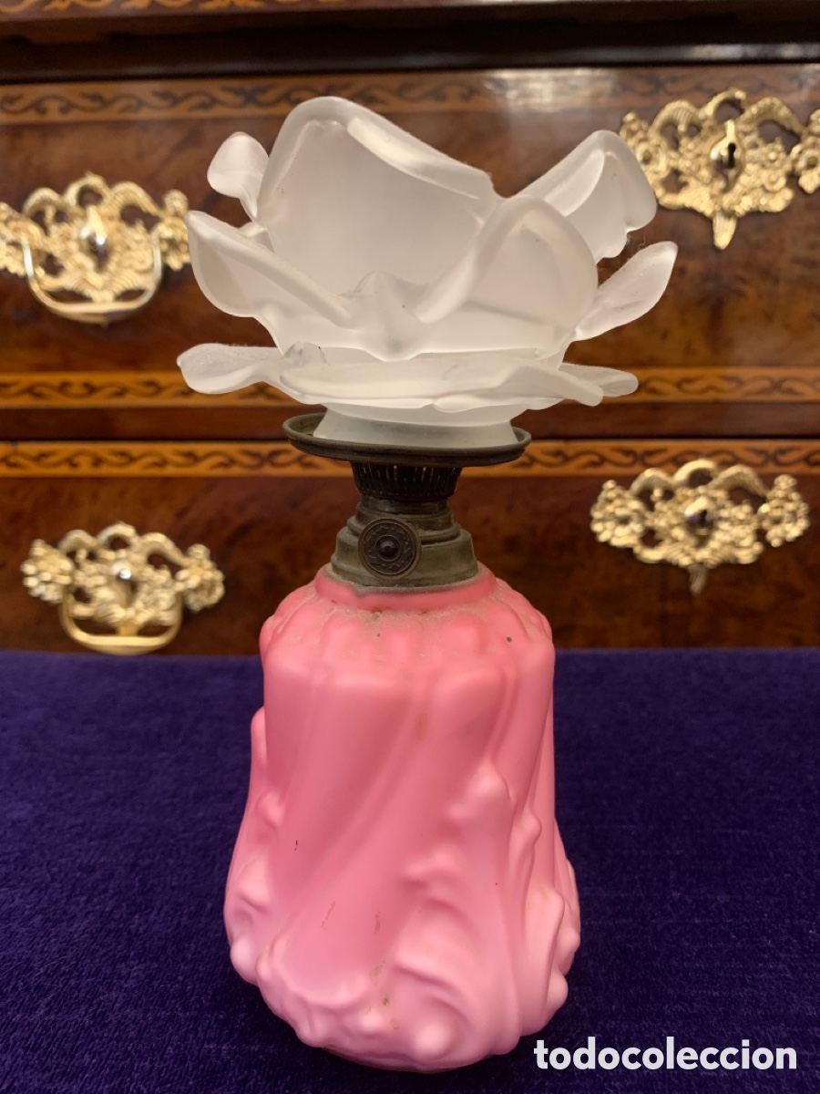 Antig&uuml;edades: Peque&ntilde;o quinqu&eacute; Cristal Rosa - Foto 1