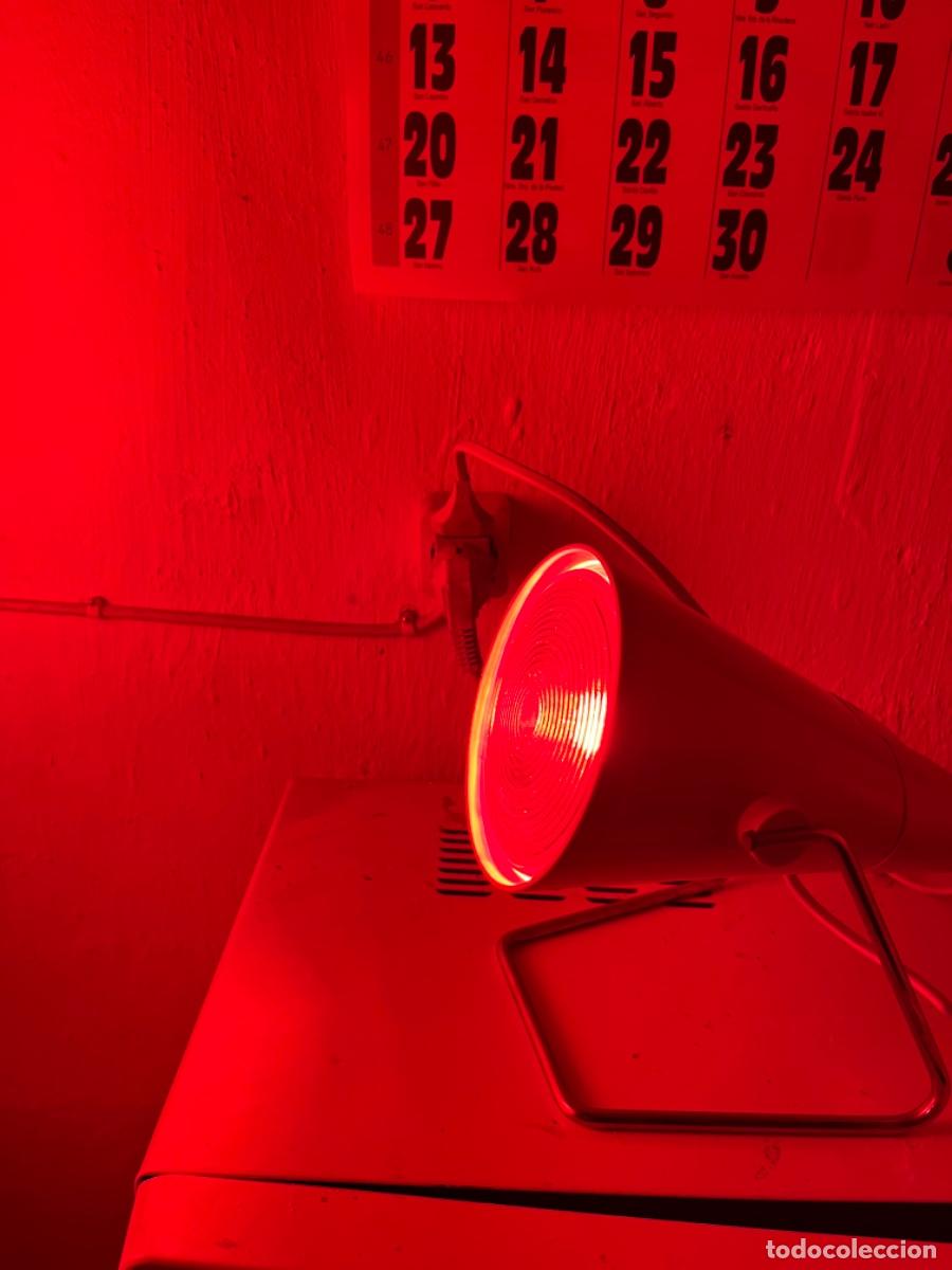 Antig&uuml;edades: Lampara Philips, roja - Foto 1