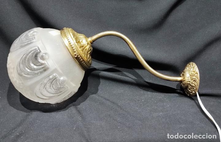 Antig&uuml;edades: BONITO APLIQUE DE PARED CON GLOBO - Foto 2