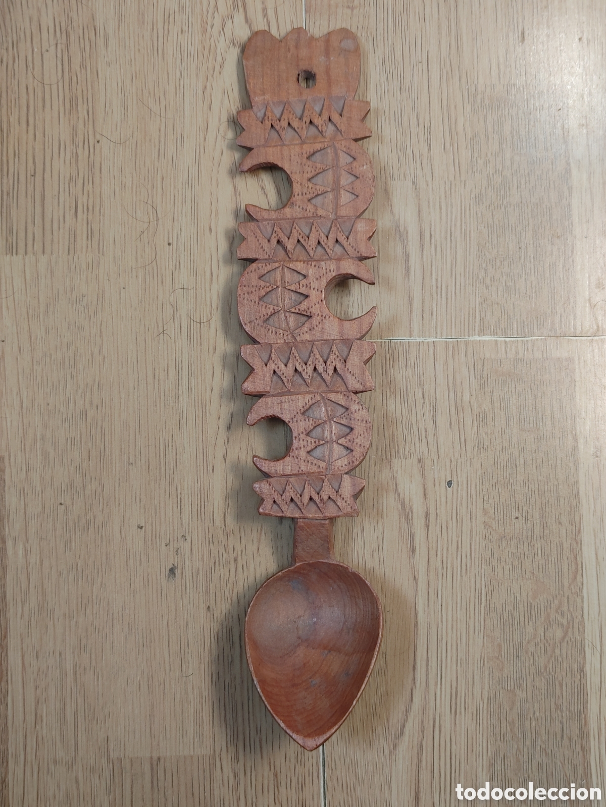 Antig&uuml;edades: Cuchara de madera tallada. - Foto 1