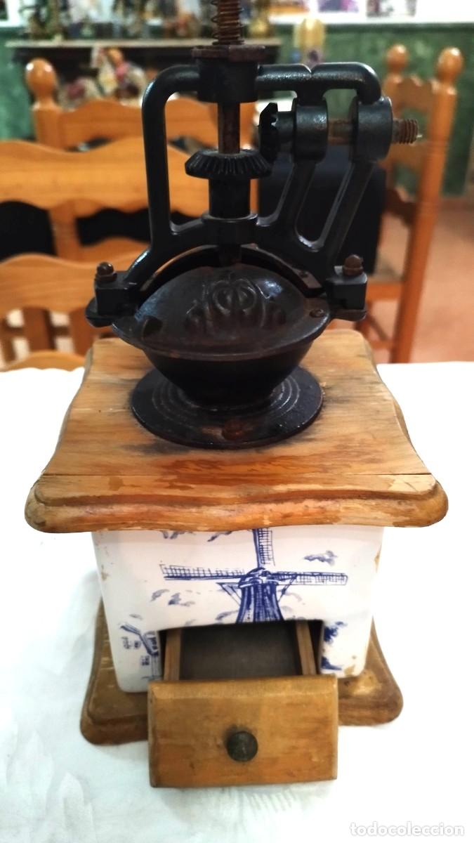 Antig&uuml;edades: 4 molinillos de caf&eacute; antiguos - Foto 2