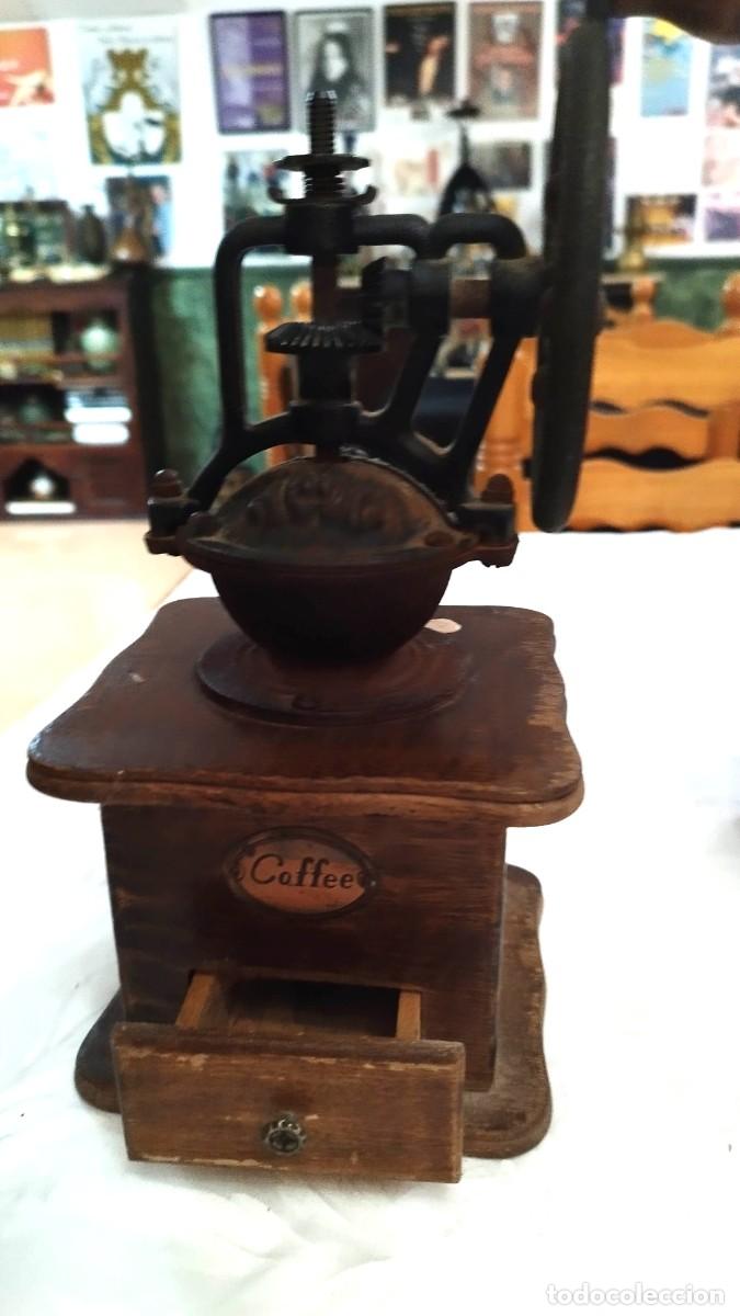 Antig&uuml;edades: 4 molinillos de caf&eacute; antiguos - Foto 3