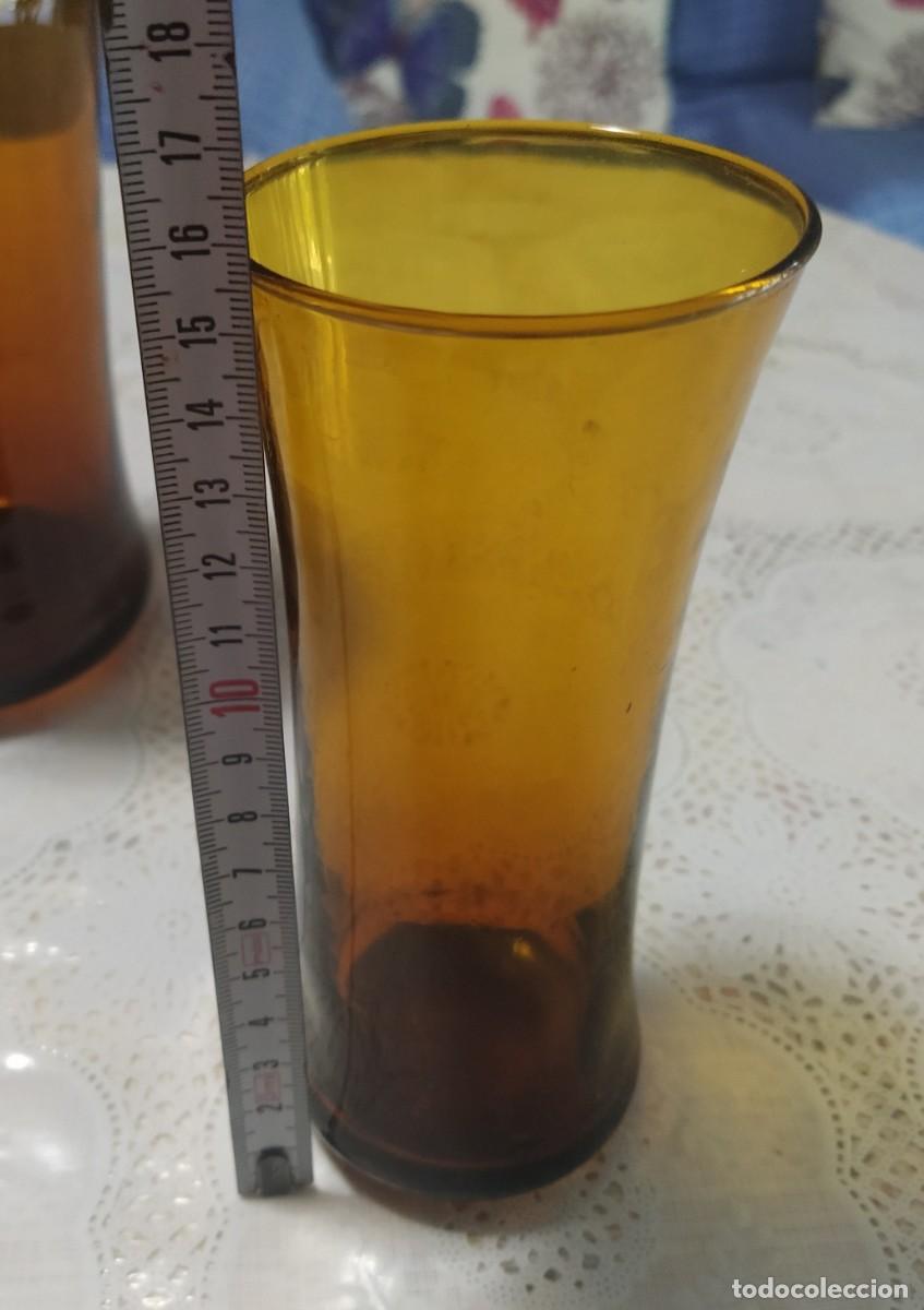 Antig&uuml;edades: Lote botella y vasos de cristal &aacute;mbar - Foto 5