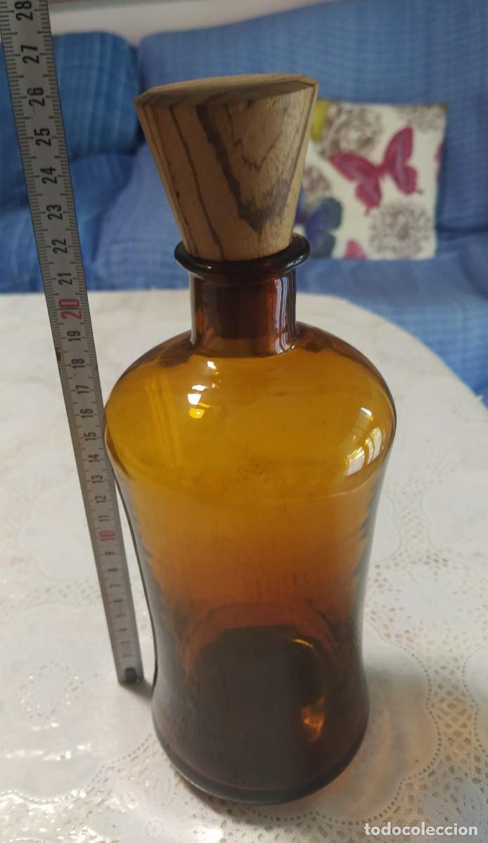 Antig&uuml;edades: Lote botella y vasos de cristal &aacute;mbar - Foto 7
