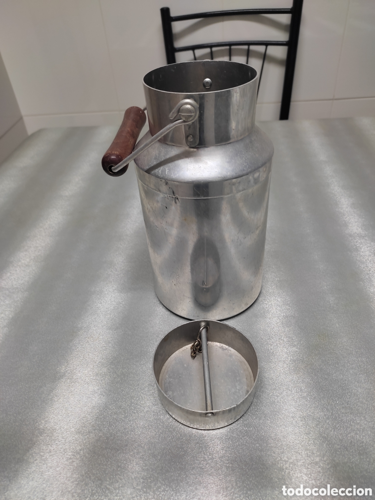 Antig&uuml;edades: Lechera antigua de aluminio - Foto 3