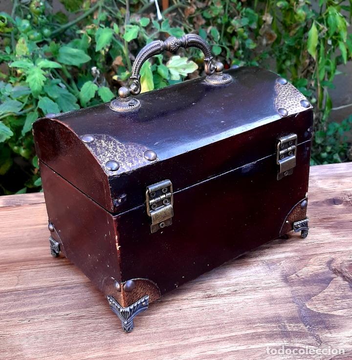 Antig&uuml;edades: Cofre antiguo con herrajes - Foto 3