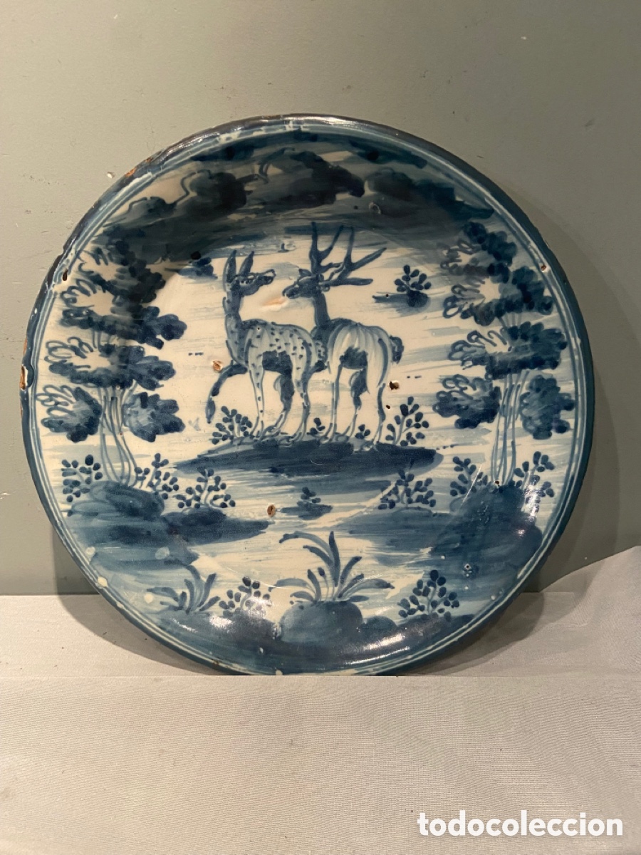 Antig&uuml;edades: Plato Talavera cervatillos - Foto 1