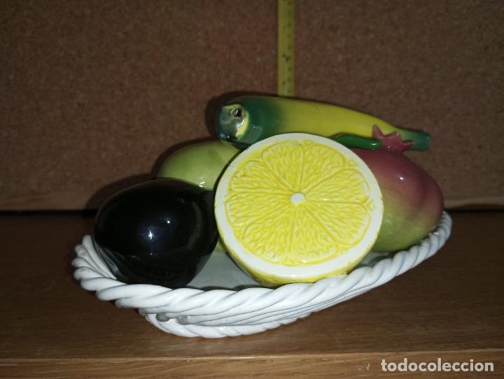 Antig&uuml;edades: Frutero centro de mesa en cer&aacute;mica de Manises - Foto 4