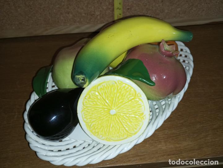 Antig&uuml;edades: Frutero centro de mesa en cer&aacute;mica de Manises - Foto 5