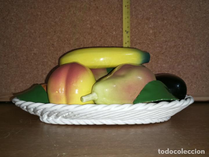 Antig&uuml;edades: Frutero centro de mesa en cer&aacute;mica de Manises - Foto 8