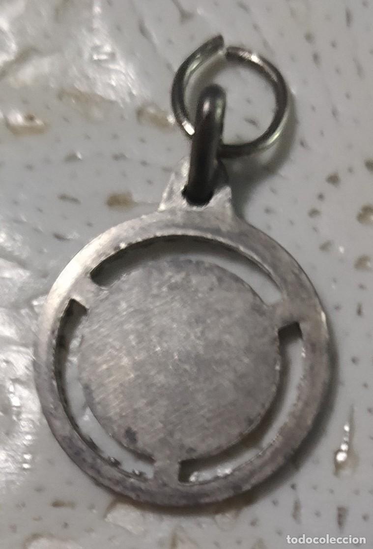 Antig&uuml;edades: Medalla Virgen de la cueva - Foto 4