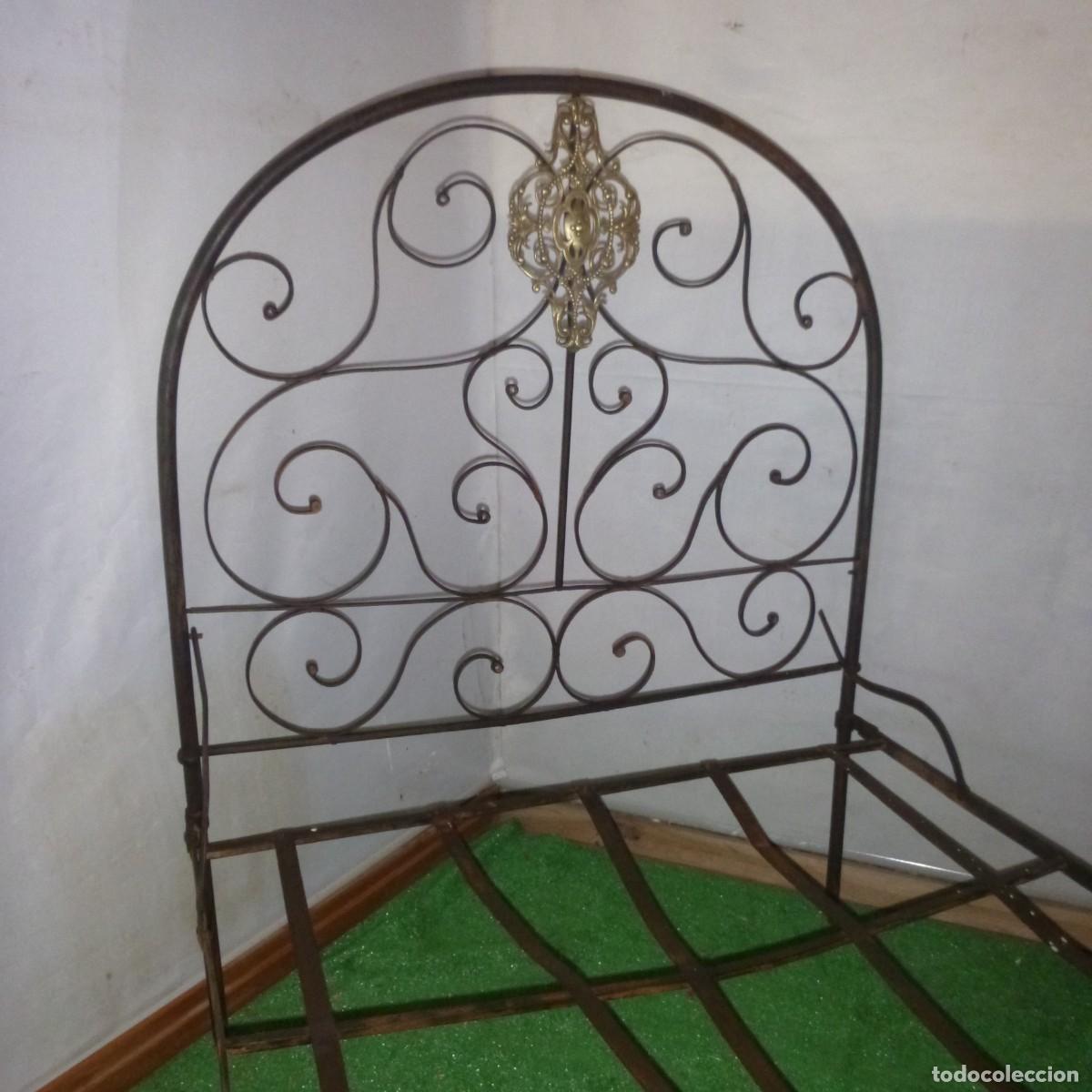 Antig&uuml;edades: ANTIGUA CAMA HIERRO FORJA - Foto 1