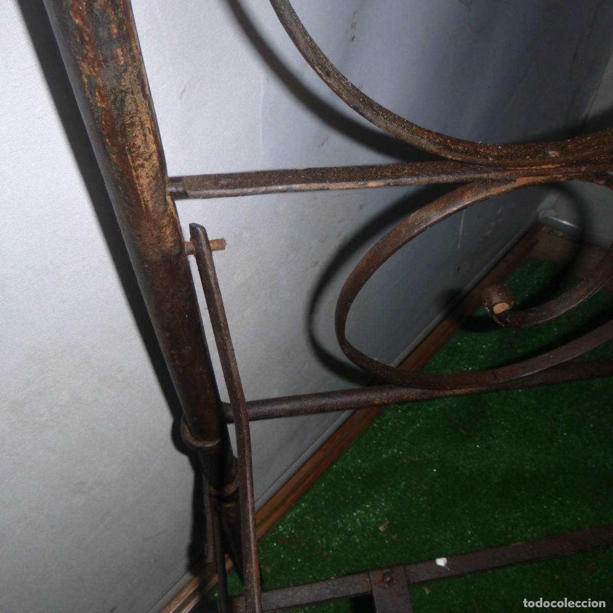 Antig&uuml;edades: ANTIGUA CAMA HIERRO FORJA - Foto 3