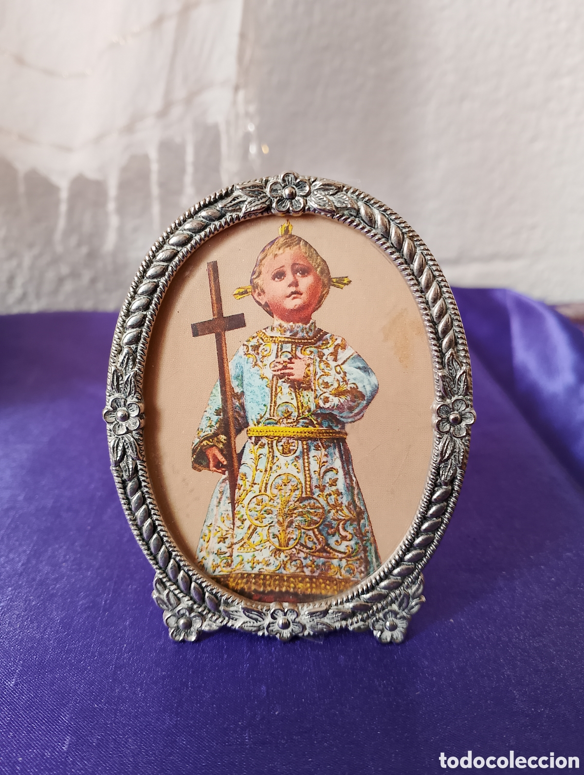 Antig&uuml;edades: Muy antigua capillita Santo Ni&ntilde;o del Remedio.