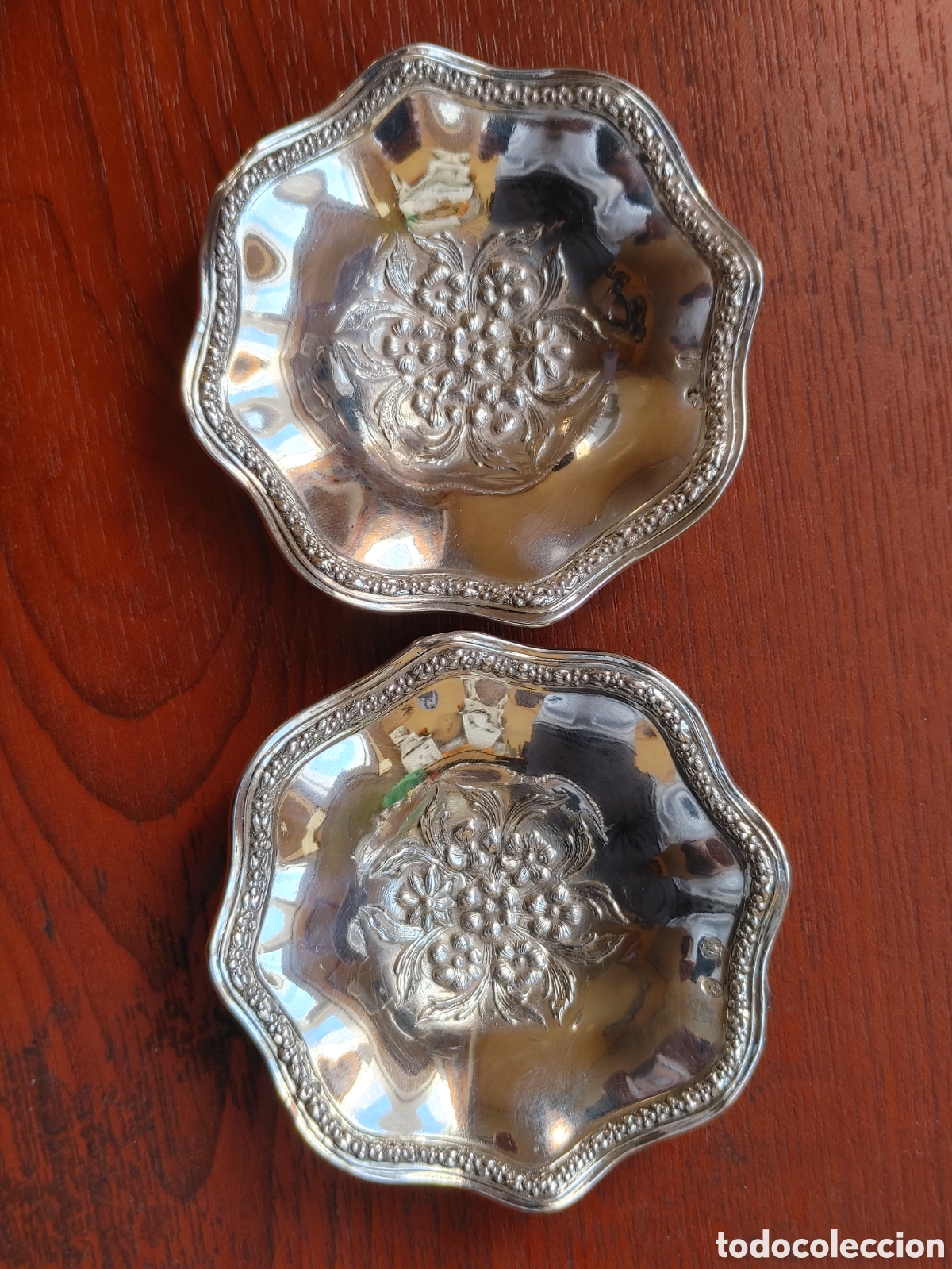 Antig&uuml;edades: Pareja de platitos en plata punzonada. - Foto 6
