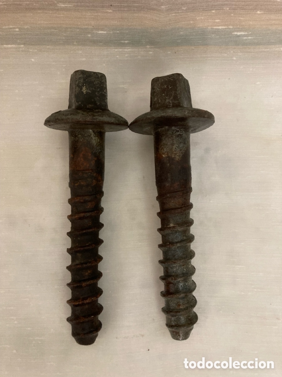 Antig&uuml;edades: 2 GRANDES TORNILOS ANTIGUOS - Foto 1