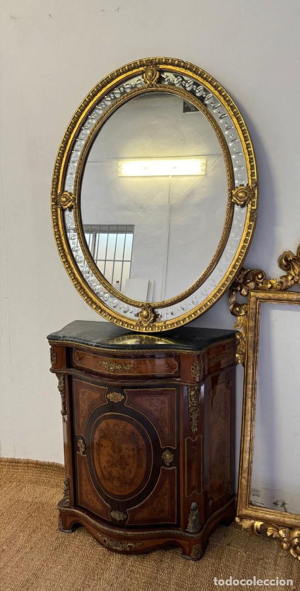 Antig&uuml;edades: Gran espejo ovalado con adornos biselados. - Foto 1