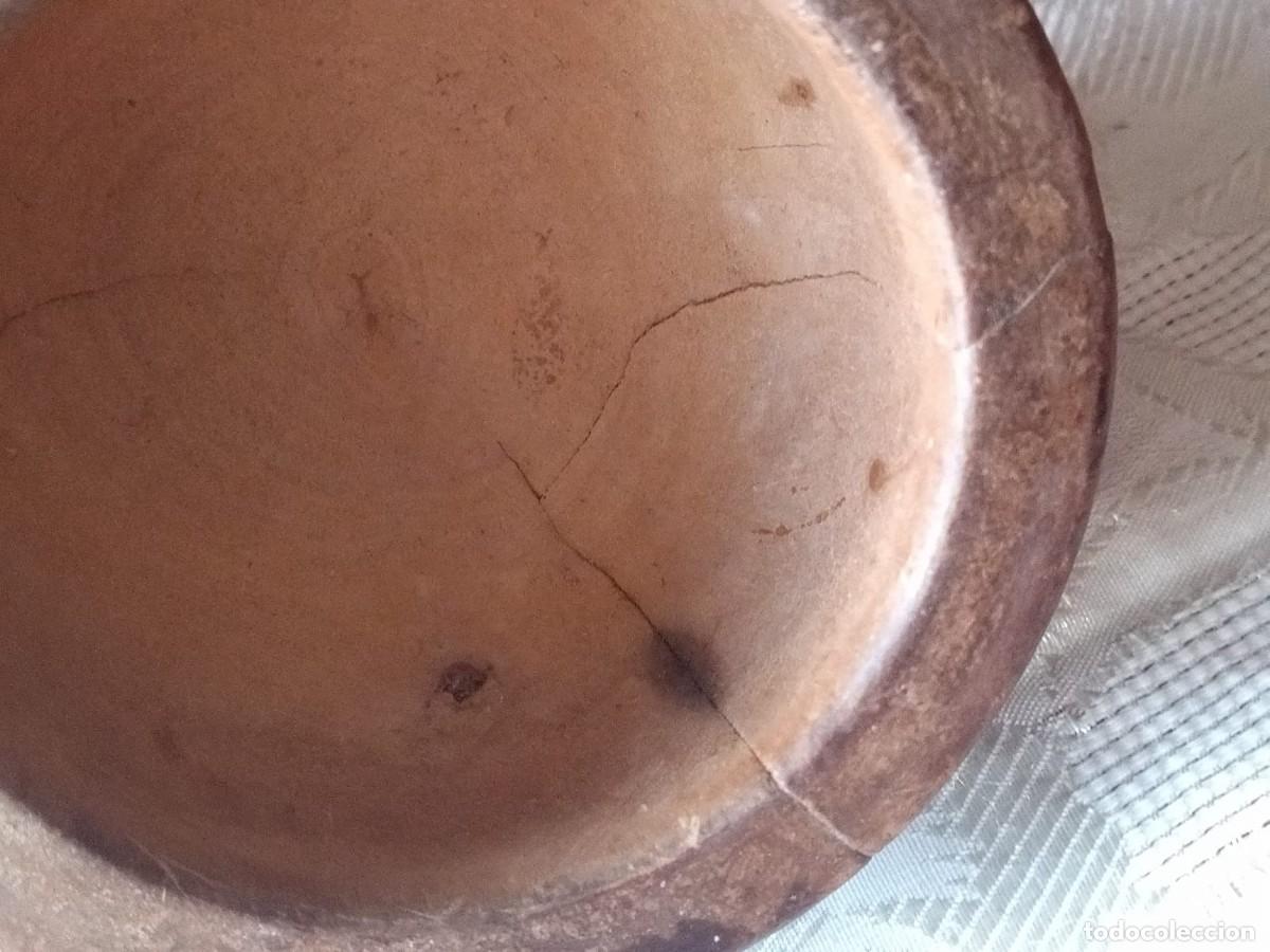Antig&uuml;edades: Antiguo mortero almirez de madera, la&ntilde;ado con abrazaderas. - Foto 8