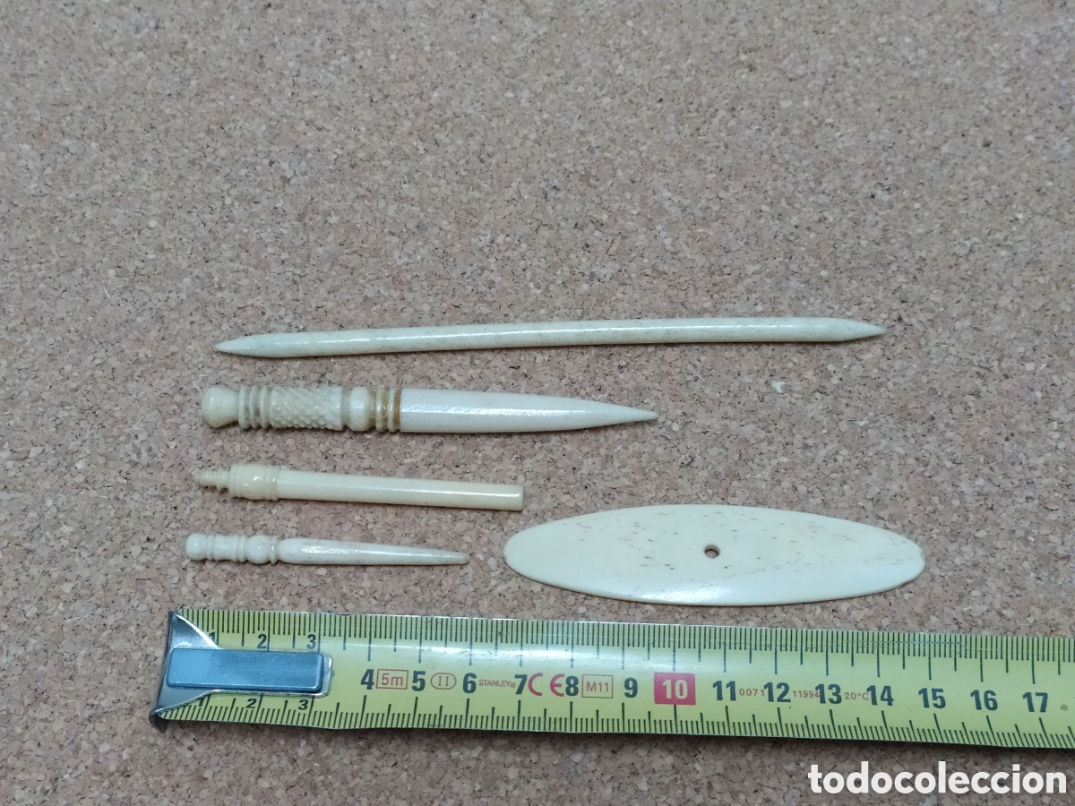 Antig&uuml;edades: UTILES DE COSER EN HUESO - Foto 2