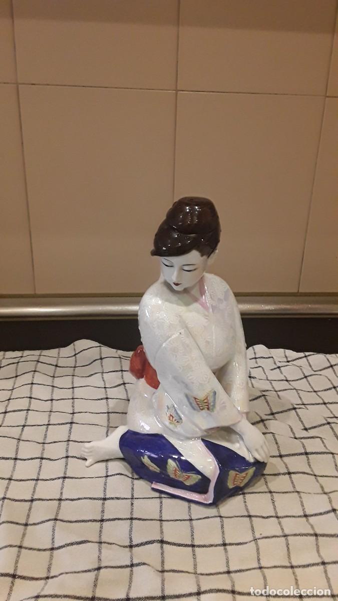 Antig&uuml;edades: FIGURA JAPONESA DE CERAMICA - Foto 1