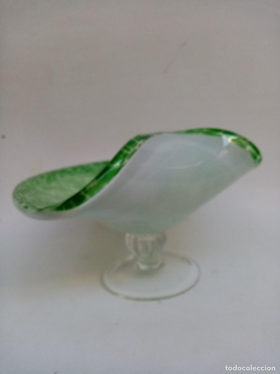 Antig&uuml;edades: centro de mesa de cristal soplado- - Foto 5