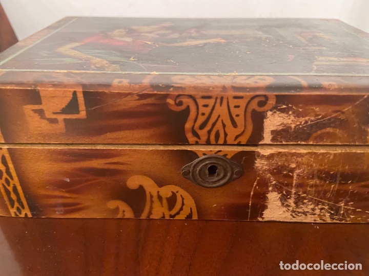 Antig&uuml;edades: Caja antigua con espejo - Foto 2