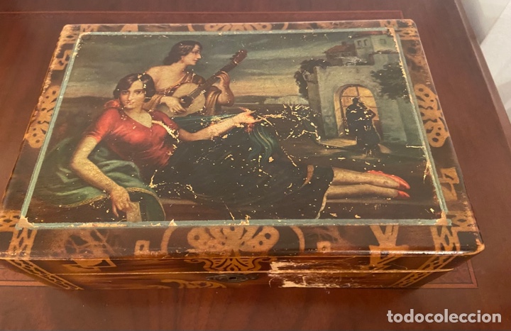 Antig&uuml;edades: Caja antigua con espejo - Foto 1