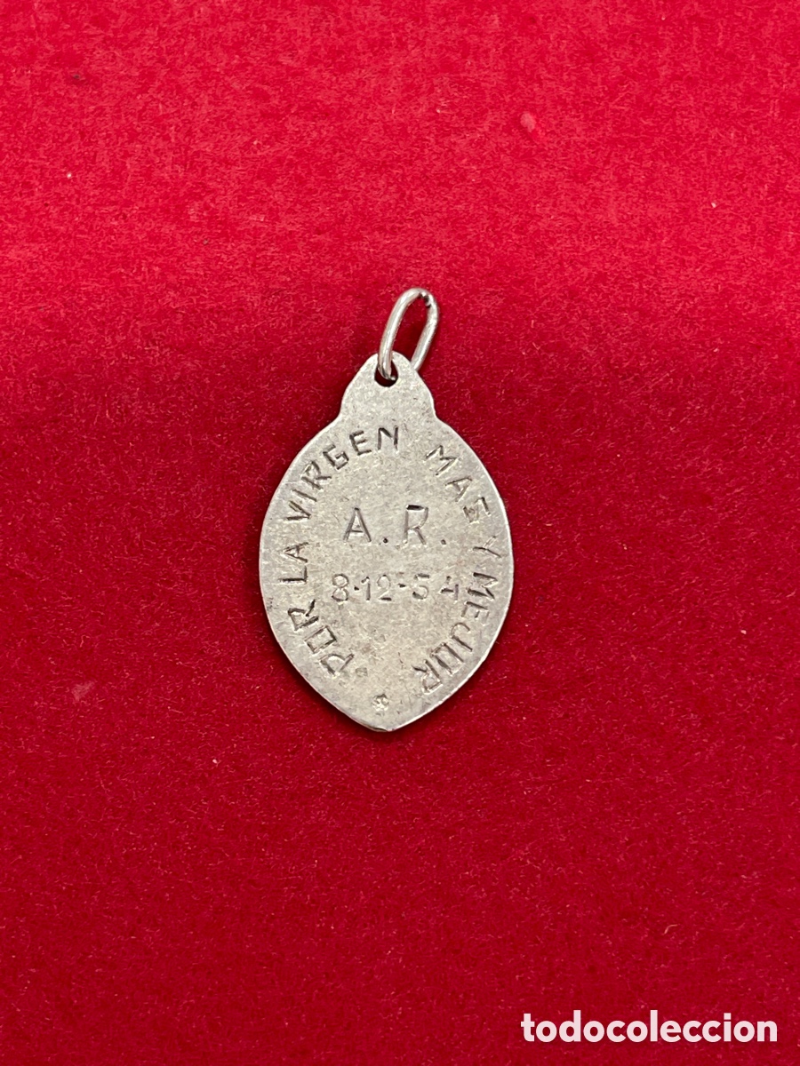 Antig&uuml;edades: Medalla de la virgen Mar&iacute;a en plata de ley. - Foto 2