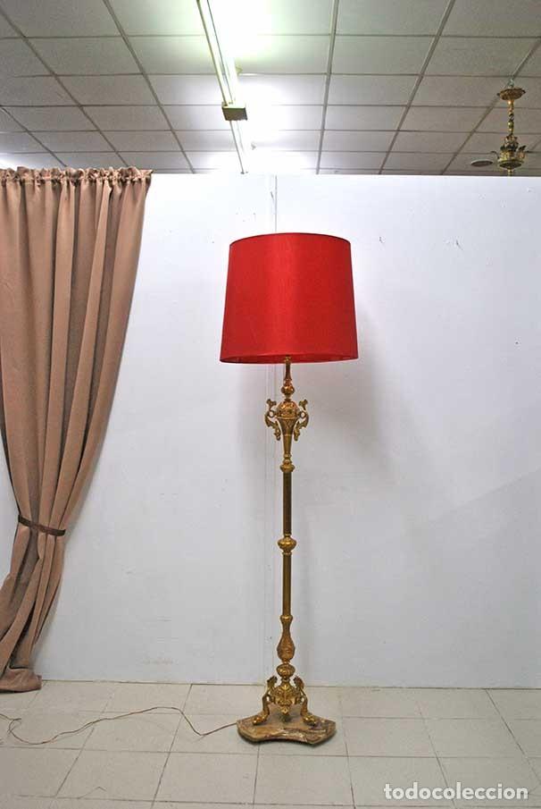 Antig&uuml;edades: L&Aacute;MPARA ANTIGUA DE PIE BRONCE DORADO - Foto 1