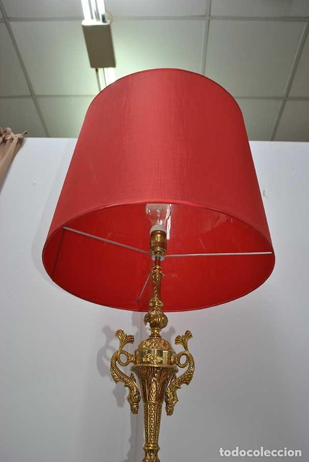 Antig&uuml;edades: L&Aacute;MPARA ANTIGUA DE PIE BRONCE DORADO - Foto 3