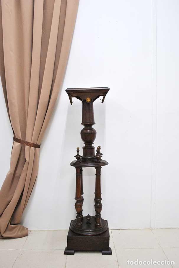 Antig&uuml;edades: MACETERO PEDESTAL DE MADERA TALLADA - Foto 1