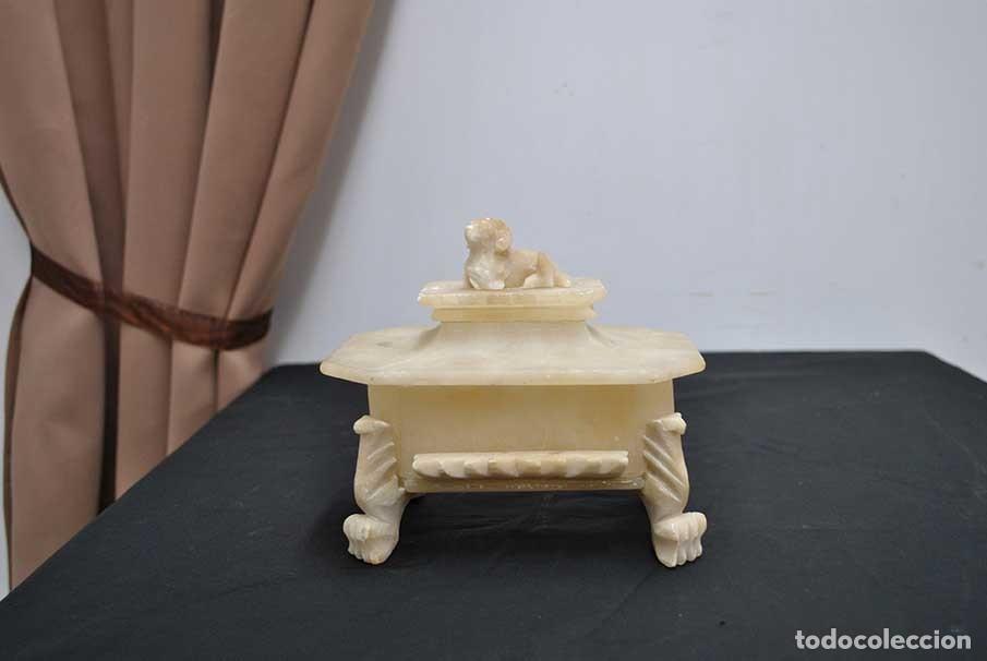 Antig&uuml;edades: CAJA O JOYERO DE ALABASTRO - Foto 1