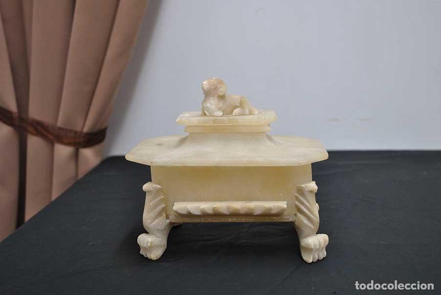 Antig&uuml;edades: CAJA O JOYERO DE ALABASTRO - Foto 2