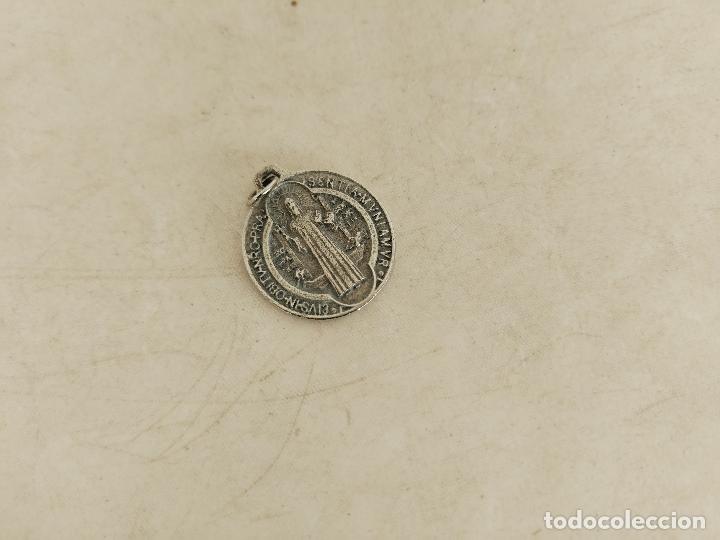 Antig&uuml;edades: medalla plata de san benito - Foto 1