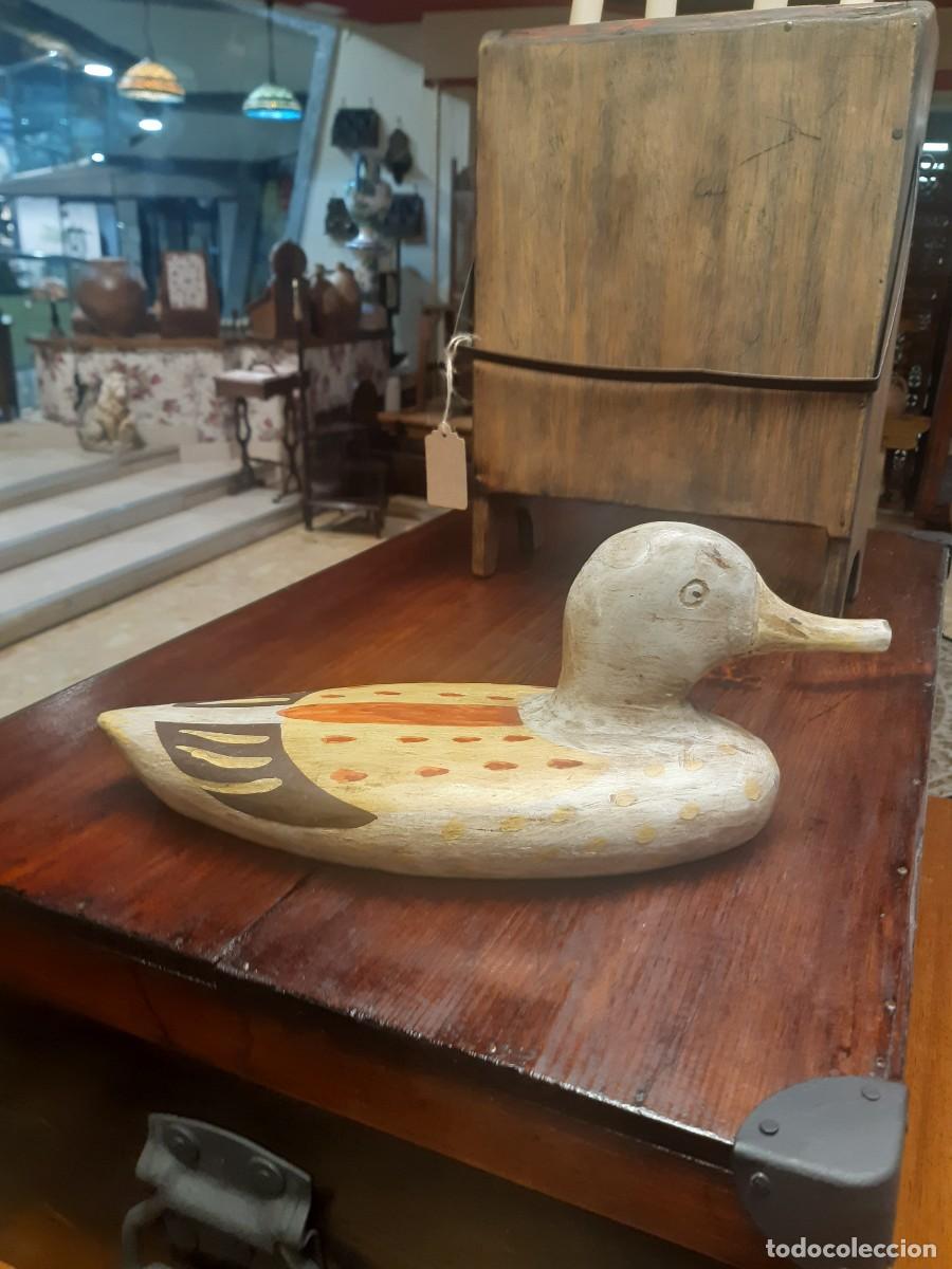 Antig&uuml;edades: PATO RECLAMO TALLADO EN MADERA - Foto 1