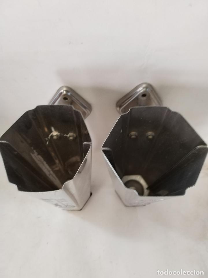 Antig&uuml;edades: 2 bucaros de pared - Foto 4