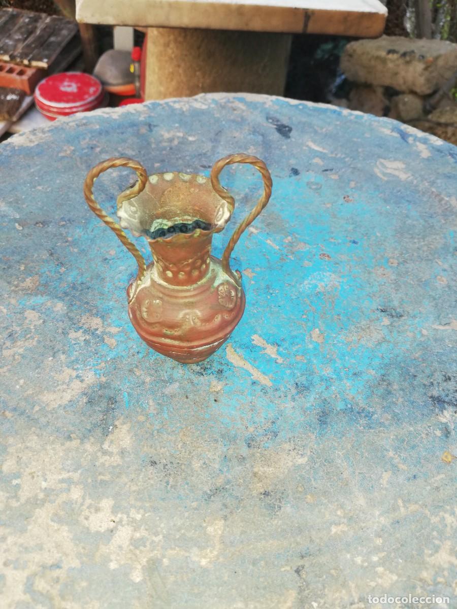 Antig&uuml;edades: jarroncito de cobre - Foto 1