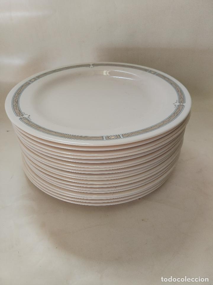 Antig&uuml;edades: 18 platos arcoroc - Foto 1